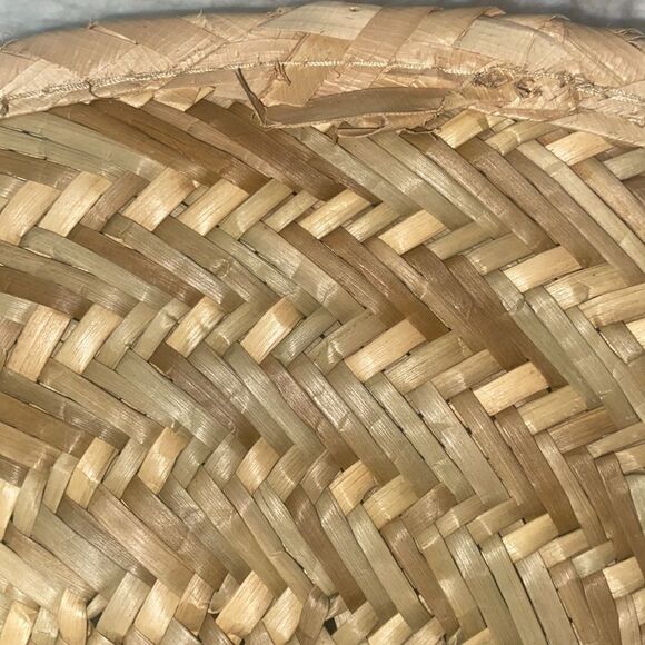 Bluewater Beach Straw Hat with Drawstring! - Picture 8 of 12